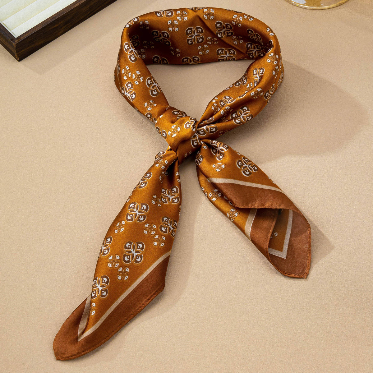 Geometric Silky Scarf | 80SC3102