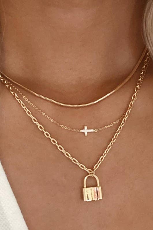 LOCKET LAYERED NECKLACE