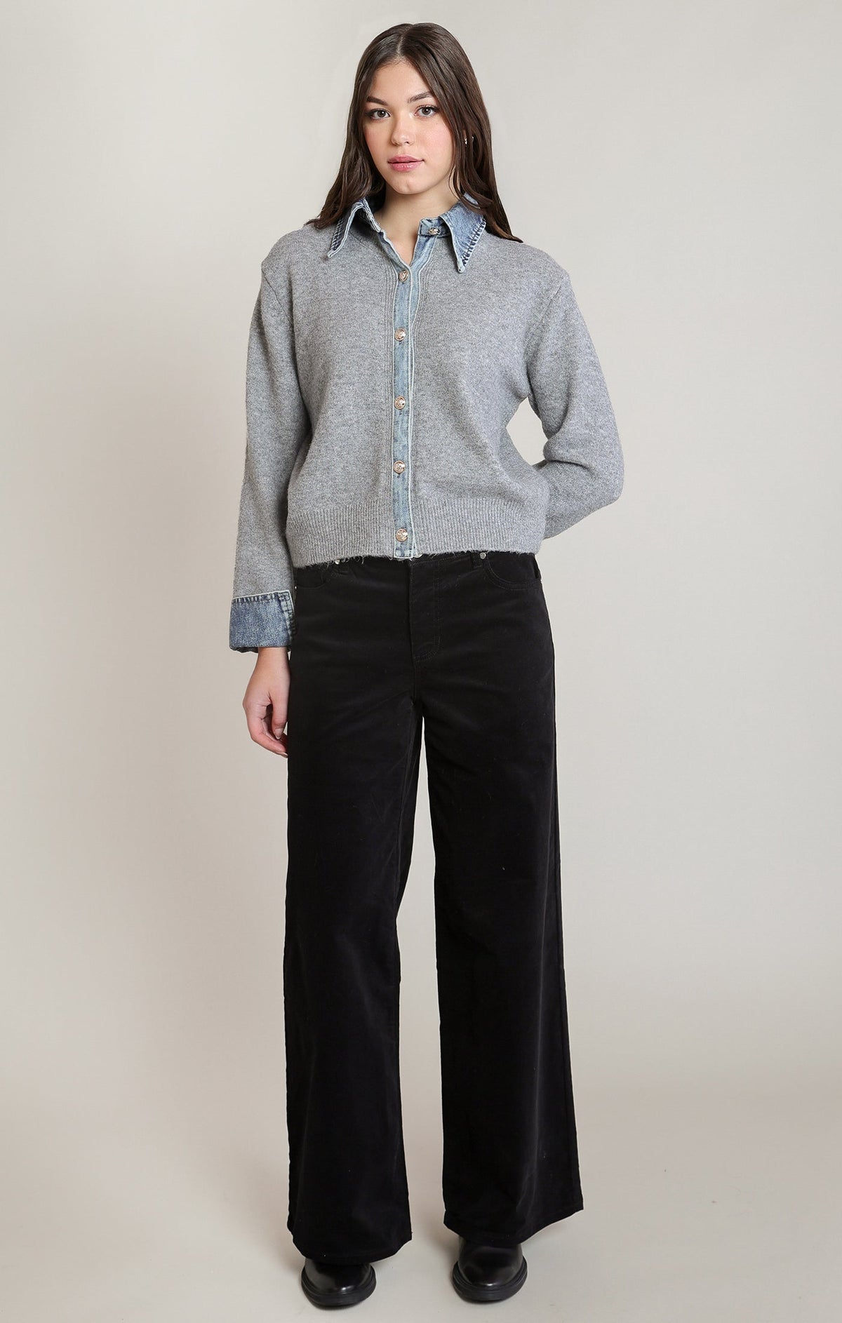 Denim-Trim Knit Shirt in Light Grey/Denim