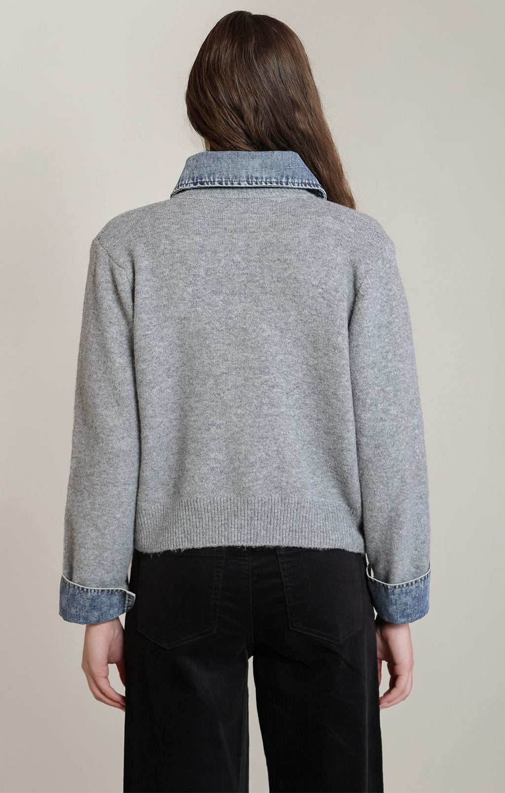 Denim-Trim Knit Shirt in Light Grey/Denim