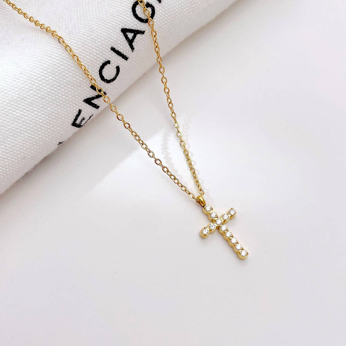 JOSSLYN by wall to wall - 18K STAINLESS STEEL TARNISH FREE CROSS NECKLACE | 40NK9482