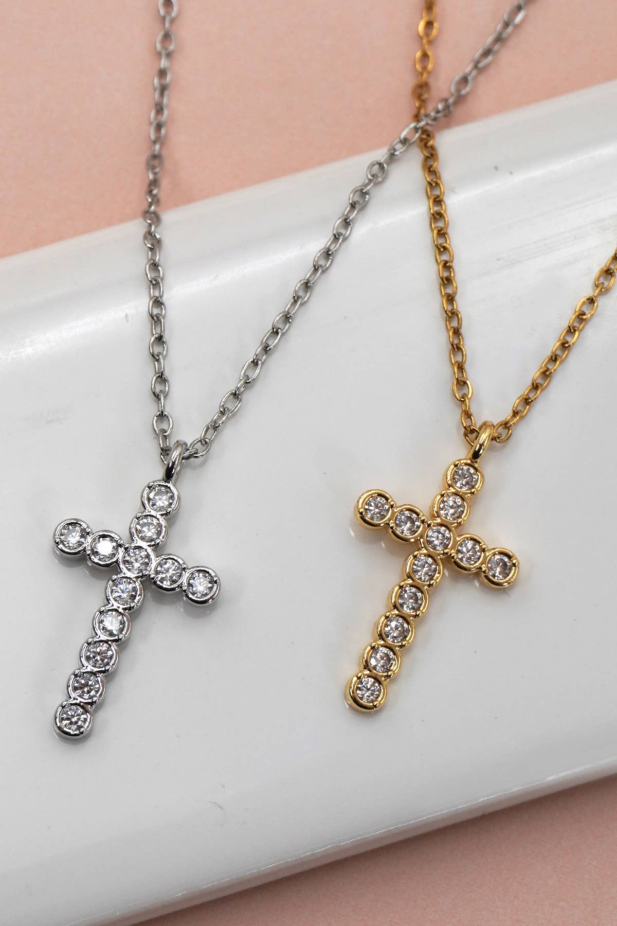 JOSSLYN by wall to wall - 18K STAINLESS STEEL TARNISH FREE CROSS NECKLACE | 40NK9482