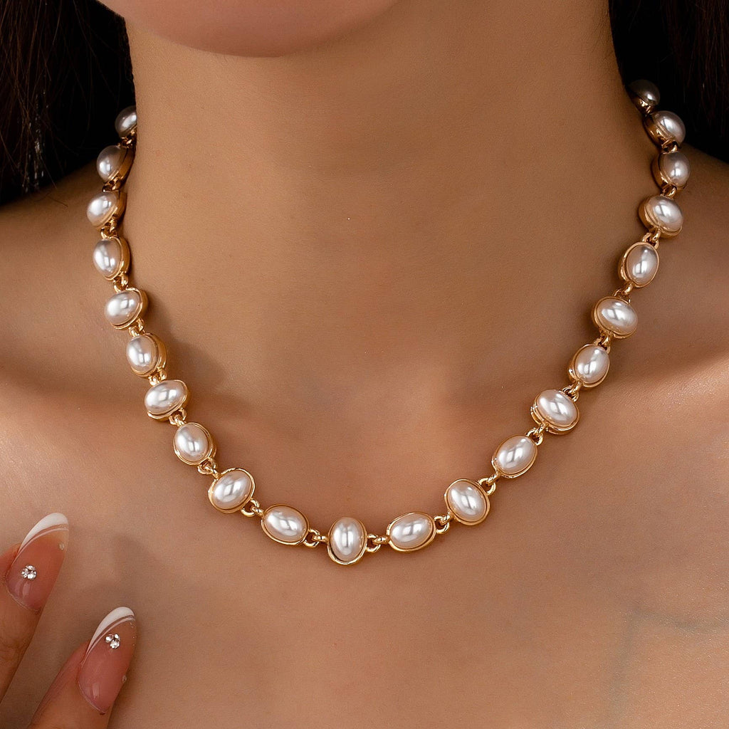 Bezel-Set Oval Pearl Necklace | 80N93655
