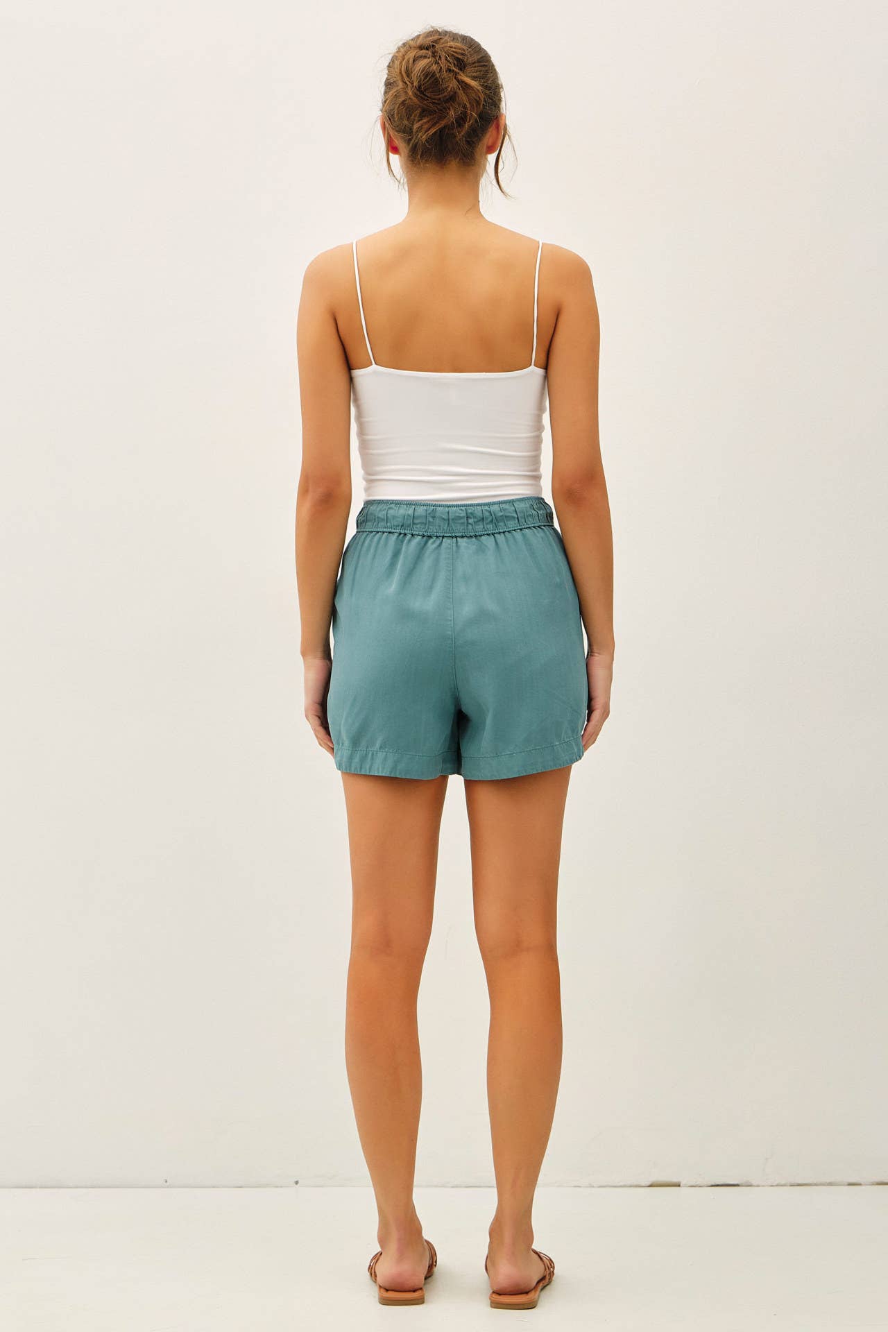 PULL ON TENCEL SHORT