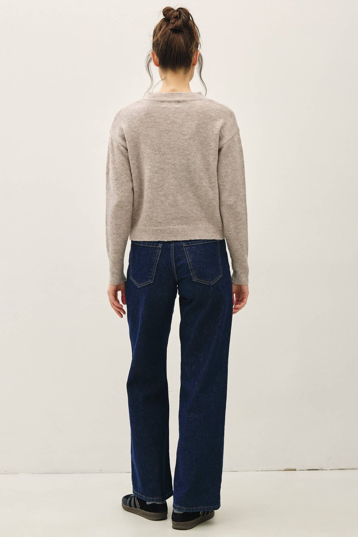 COZY CROPPED SWEATER