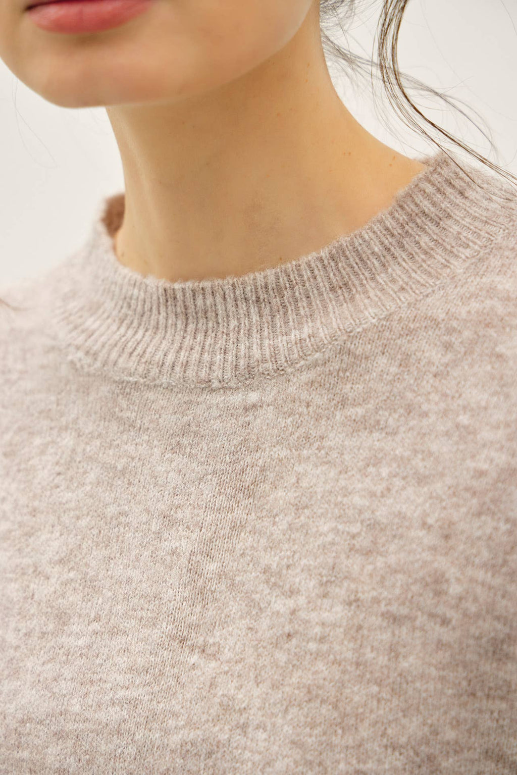 COZY CROPPED SWEATER