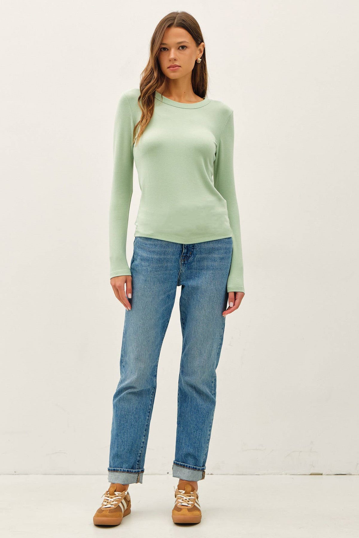 ROUND NECK LONG SLEEVE KNIT TOP