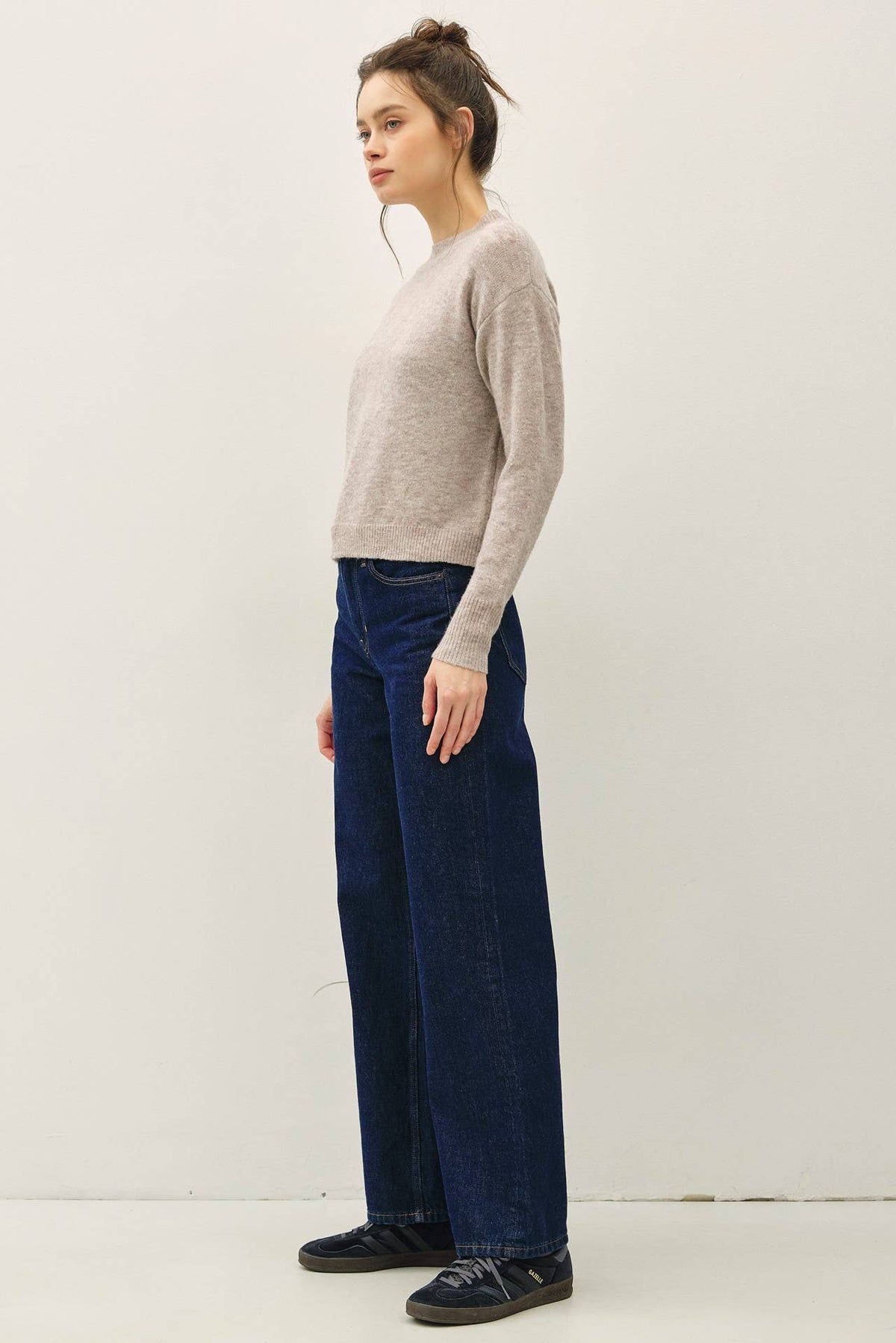 COZY CROPPED SWEATER