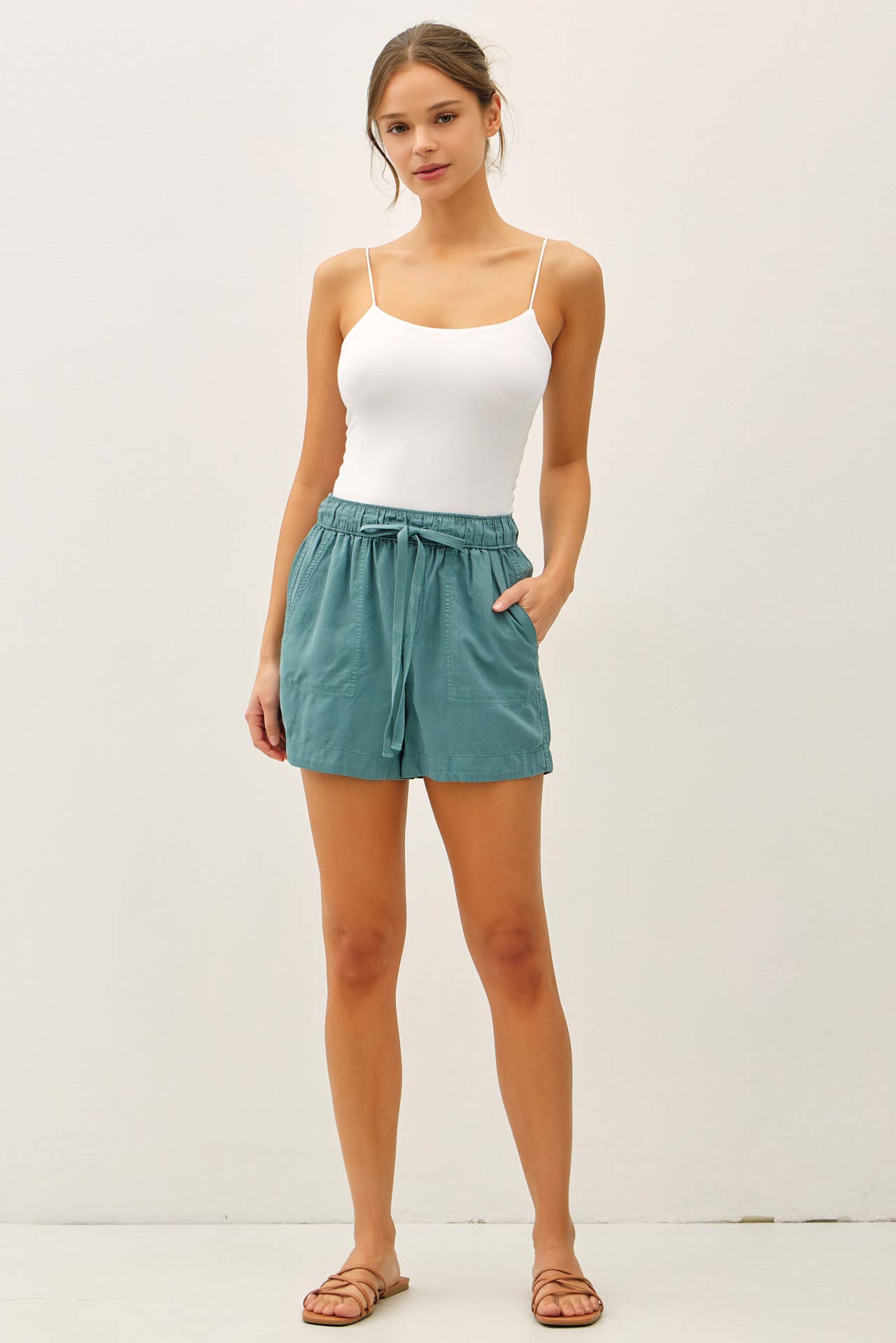 PULL ON TENCEL SHORT