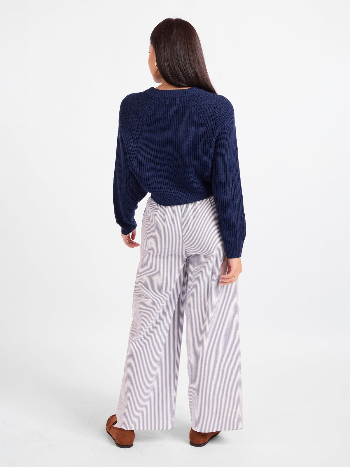 Calm Reader Pullover