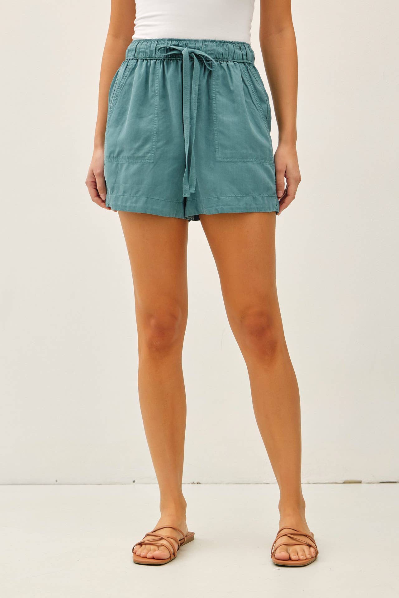 PULL ON TENCEL SHORT