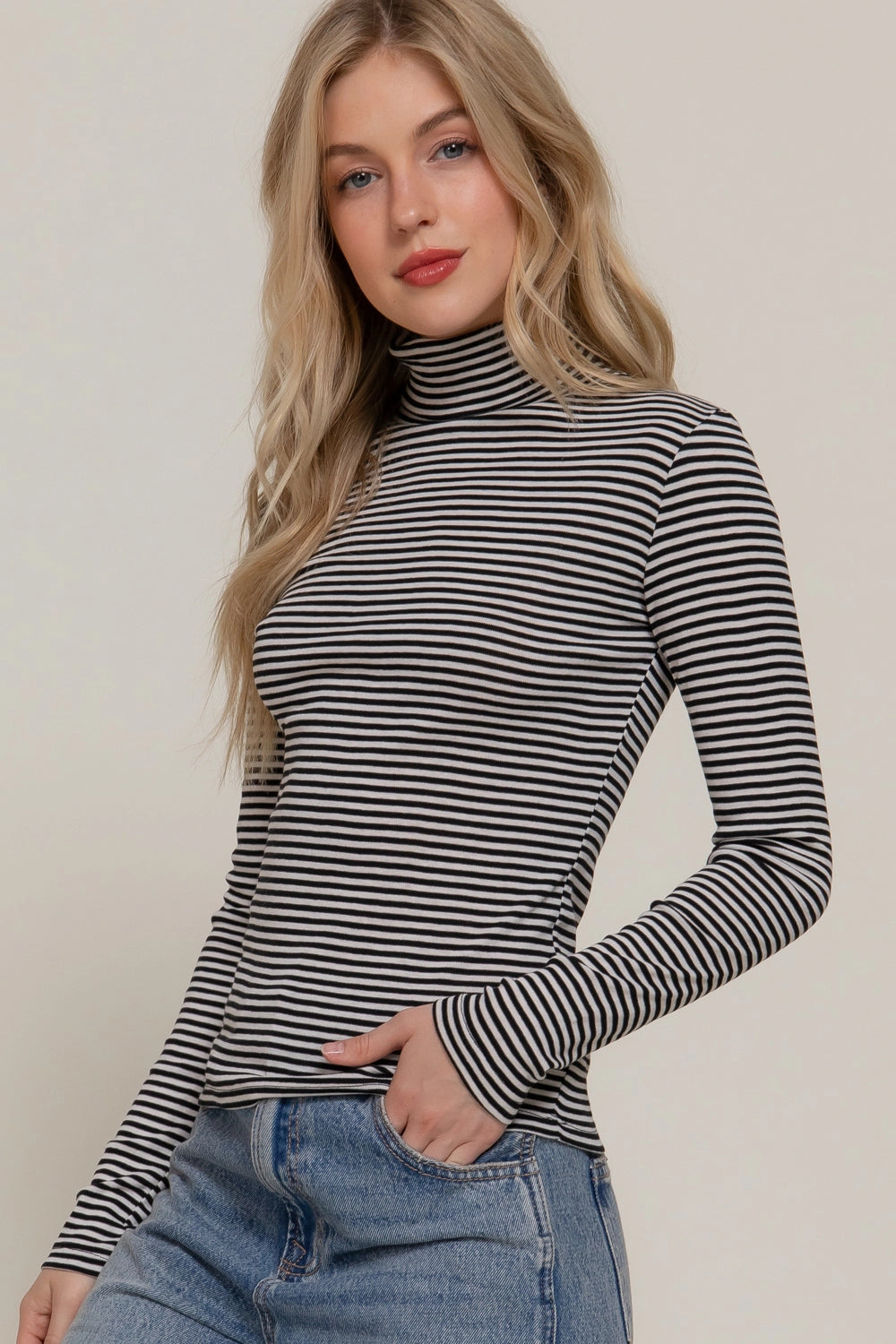 Striped Turtle Neck B/W