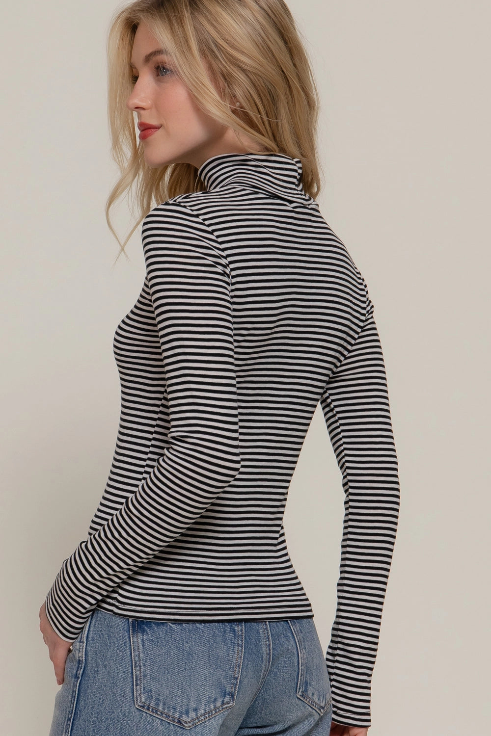 Striped Turtle Neck B/W