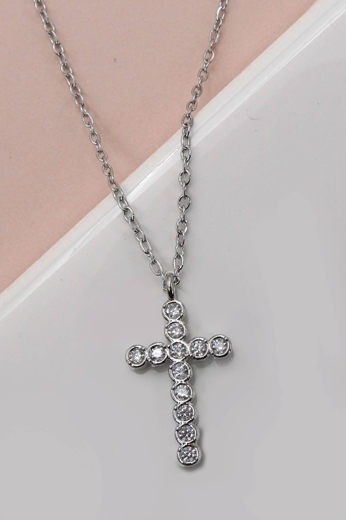 JOSSLYN by wall to wall - 18K STAINLESS STEEL TARNISH FREE CROSS NECKLACE | 40NK9482