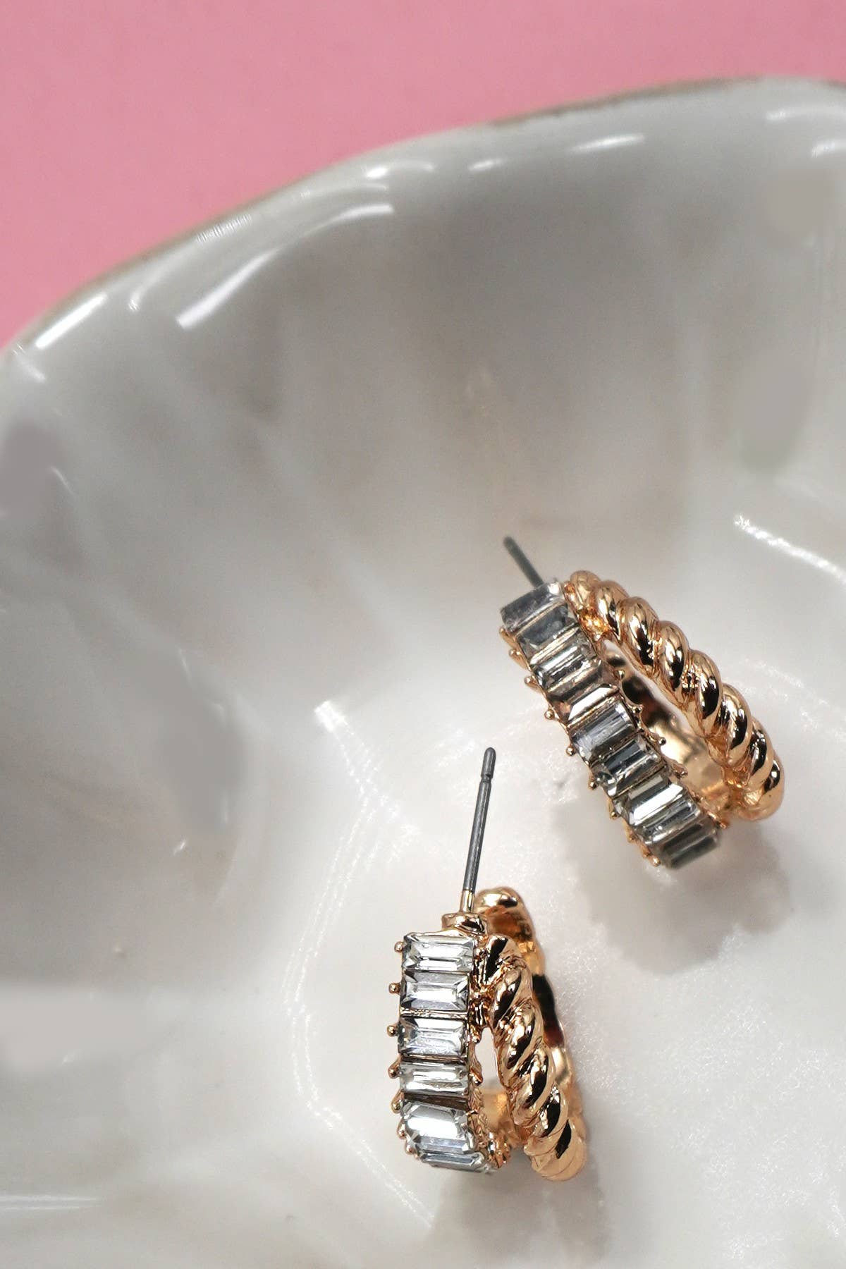 INTWINED HUGGIE EARRINGS | 80E61000