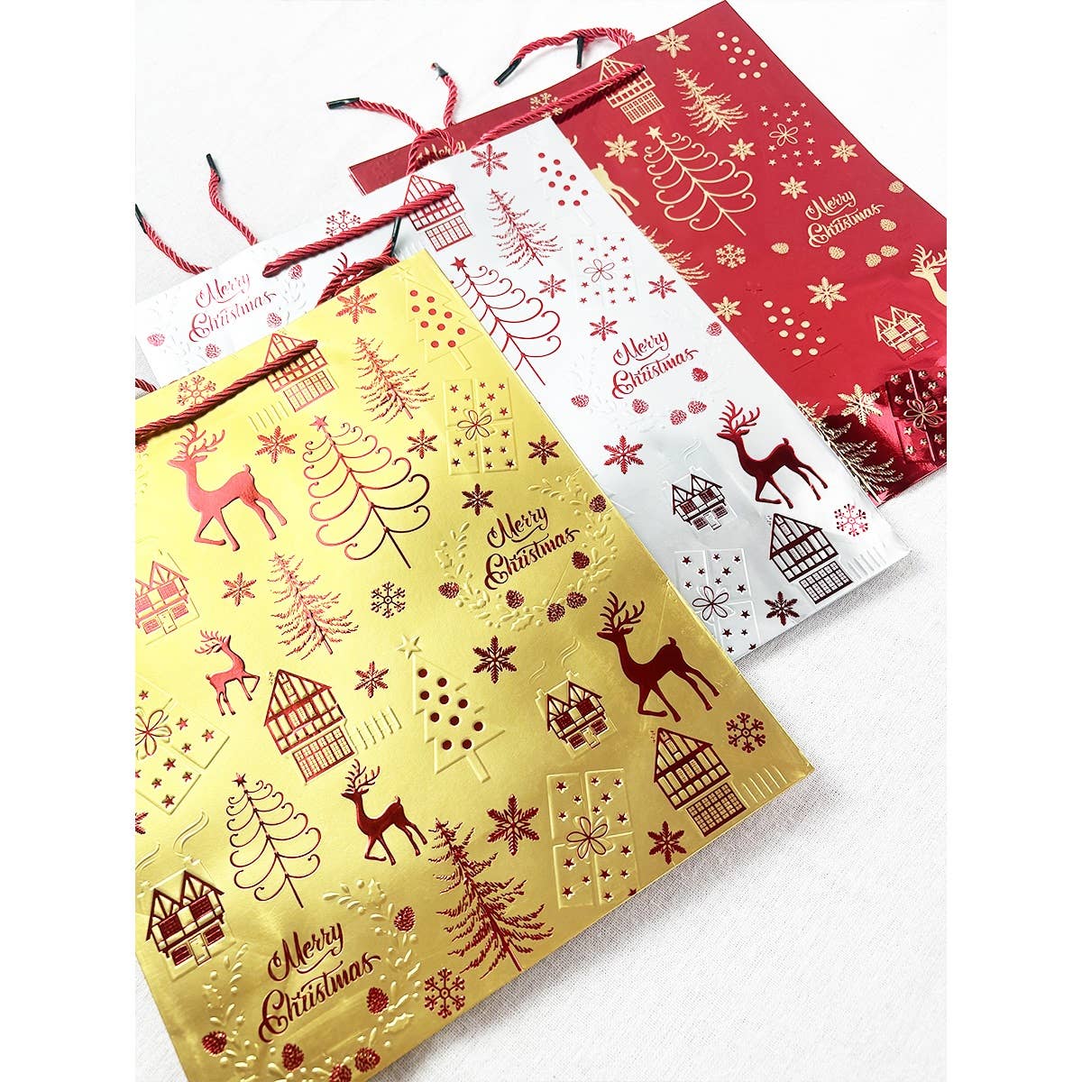 Love and Repeat - 4 Colors of Christmas Theme Print Gift Bag