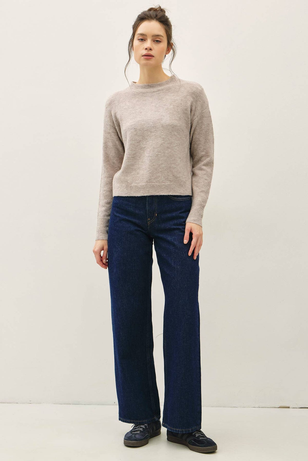 COZY CROPPED SWEATER